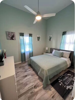 Room - Cozy 2-bedroom townhome in Venice with Pool , Near Manasota Beach (Venice)