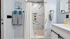 Bathroom - Gilead Lakefront Retreat - Private Dock - Family Friendly - Tournament Location (Grove)