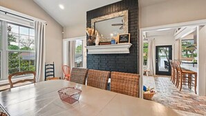 Dining - Gilead Lakefront Retreat - Private Dock - Family Friendly - Tournament Location (Grove)