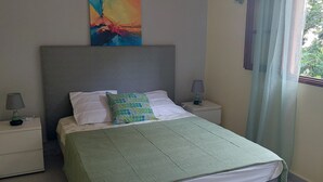 Ferros/tábuas de passar roupa, Wi-Fi, roupa de cama