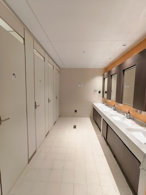Unclassified image, 5 of 40, button - CAREFREE BEAR YOUTH HOSTEL-Sijiqing Qiao (Beijing)