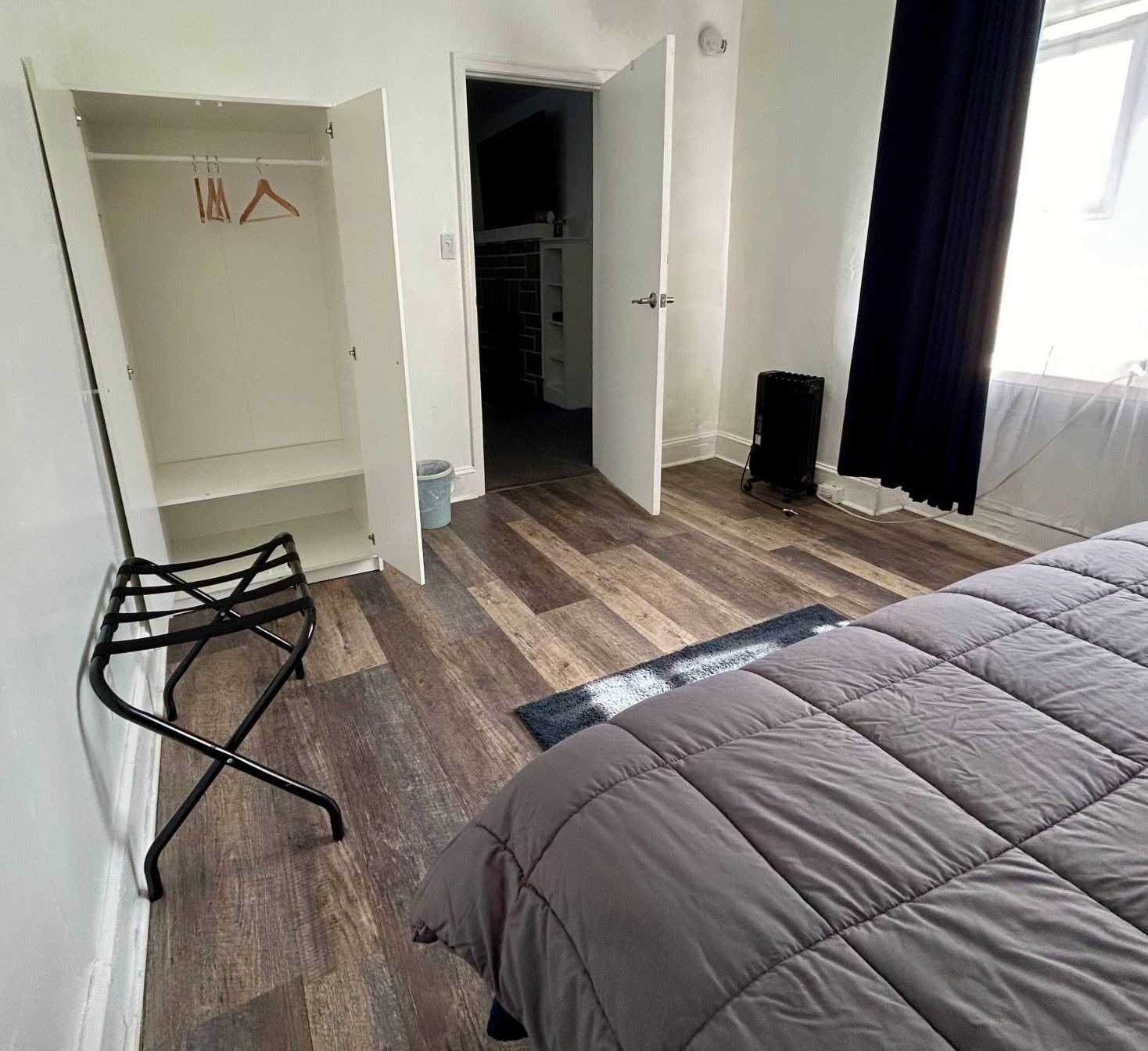 Desk, iron/ironing board, WiFi (free), bed sheets