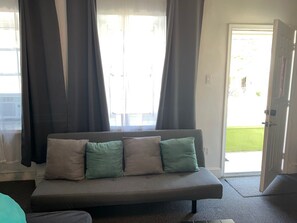 Smart TV - Charming/Spacious Apt • Pet Friendly • Free Park (Upper Darby)