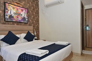 Room - LUXURY SWIMMING POOL HOTEL TF RESORT (Calangute)