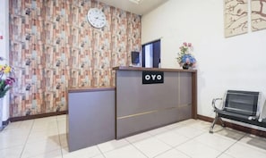 Lobby - Hotel O Rappocini Near Rsia Paramount (Rappocini)