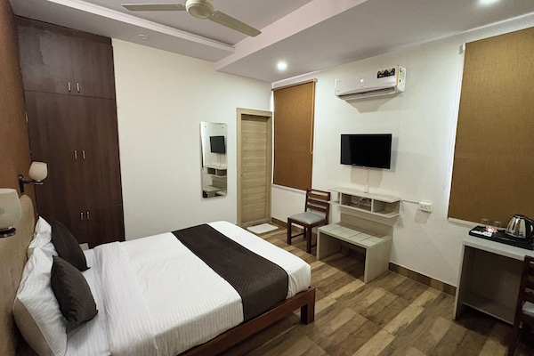 Deluxe Double Room | Desk, laptop workspace, WiFi (free)