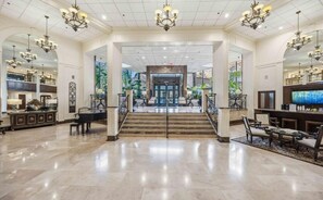 Unclassified image, 5 of 15, button - By GALLERIA near NGR King bedroom Condo. Library, Swimming Pool, Gym, Garden BBQ (Houston)