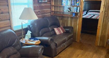 Lake Ivie Cabin with Fire Pit — Sleeps 8