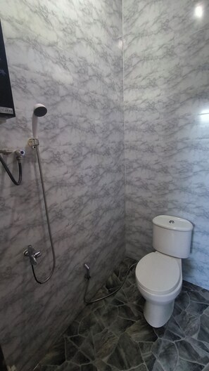 Towels, soap, shampoo - Merbabu Park (Kabupaten Semarang)
