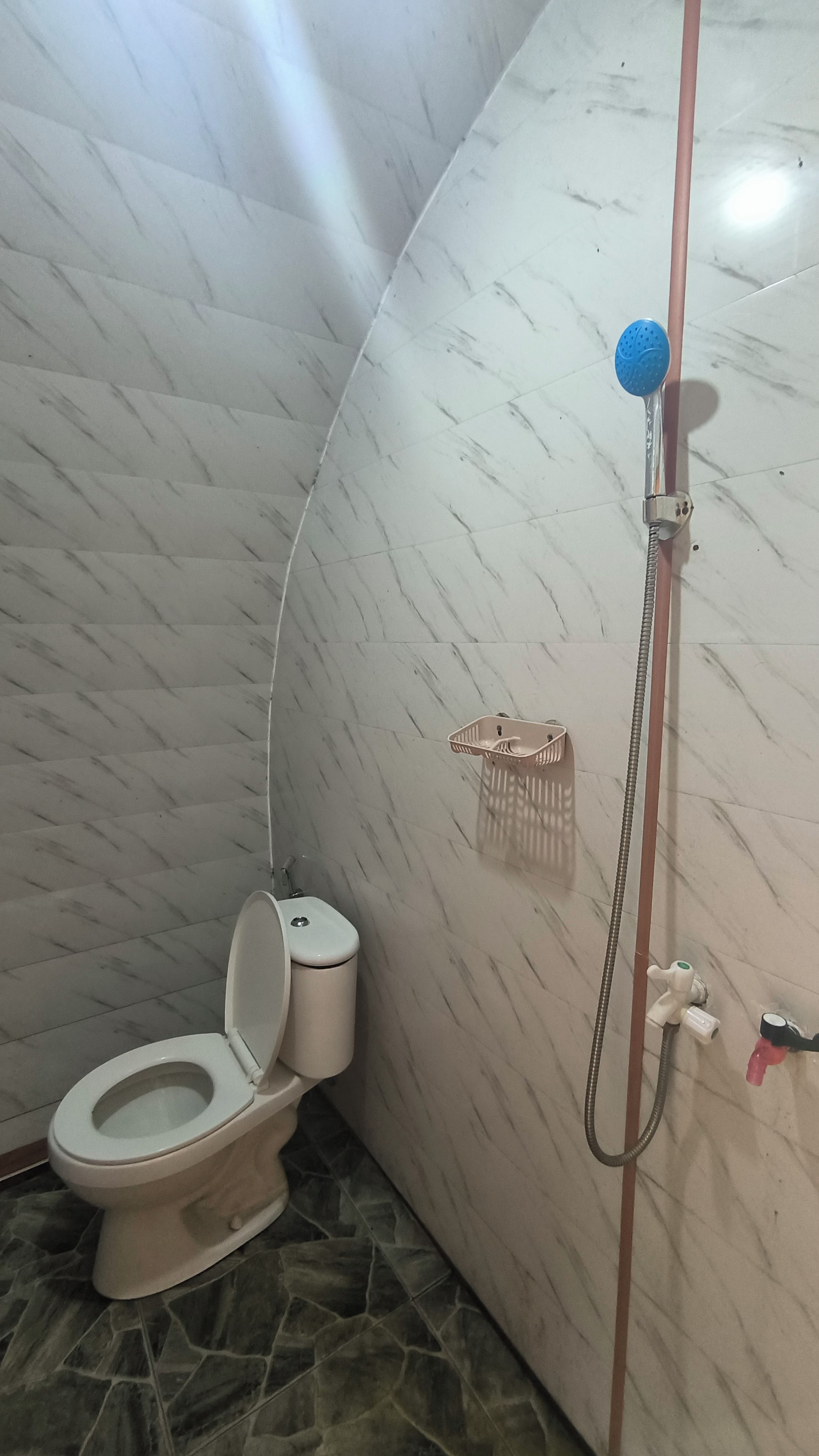 Deluxe Double Room | Bathroom | Towels, soap, shampoo