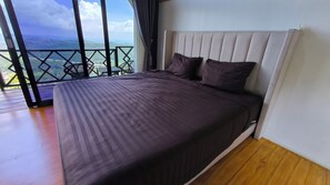 Deluxe Double Room | Free WiFi - Senja Kita Glamping (Kabupaten Semarang)