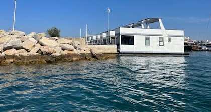 Stylish Houseboat by the sea in Novigrad