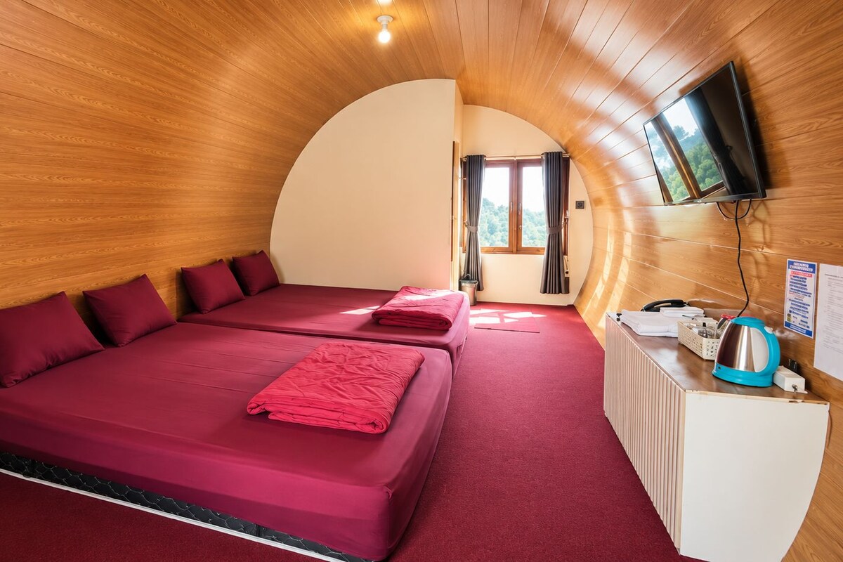 Free WiFi, bed sheets