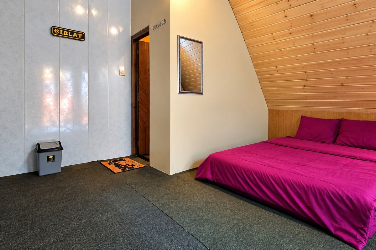 Deluxe Double Room | WiFi (free), bed sheets