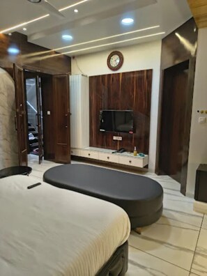 Ảnh chưa phân loại, 2 trong số 6 ảnh, nút