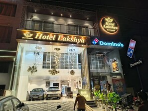 Ảnh chưa phân loại, 3 trong số 6 ảnh, nút