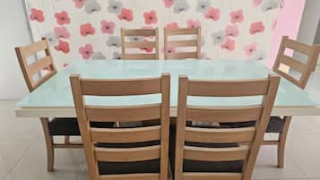 Economy Apartment, Lake View | Dining