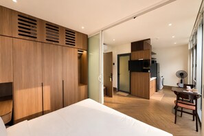 Ảnh chưa phân loại, 3 trong số 16 ảnh, nút