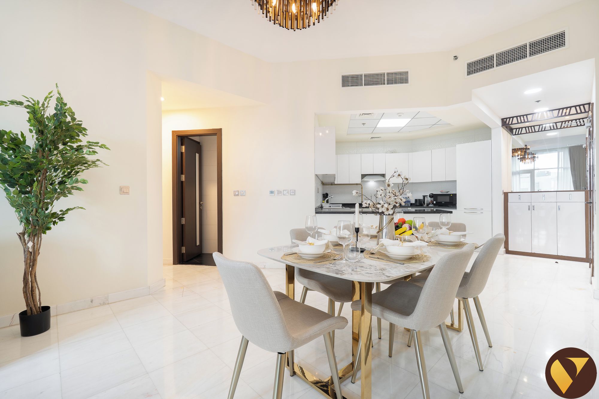 Deluxe Apartment, Balcony, City View | Dining