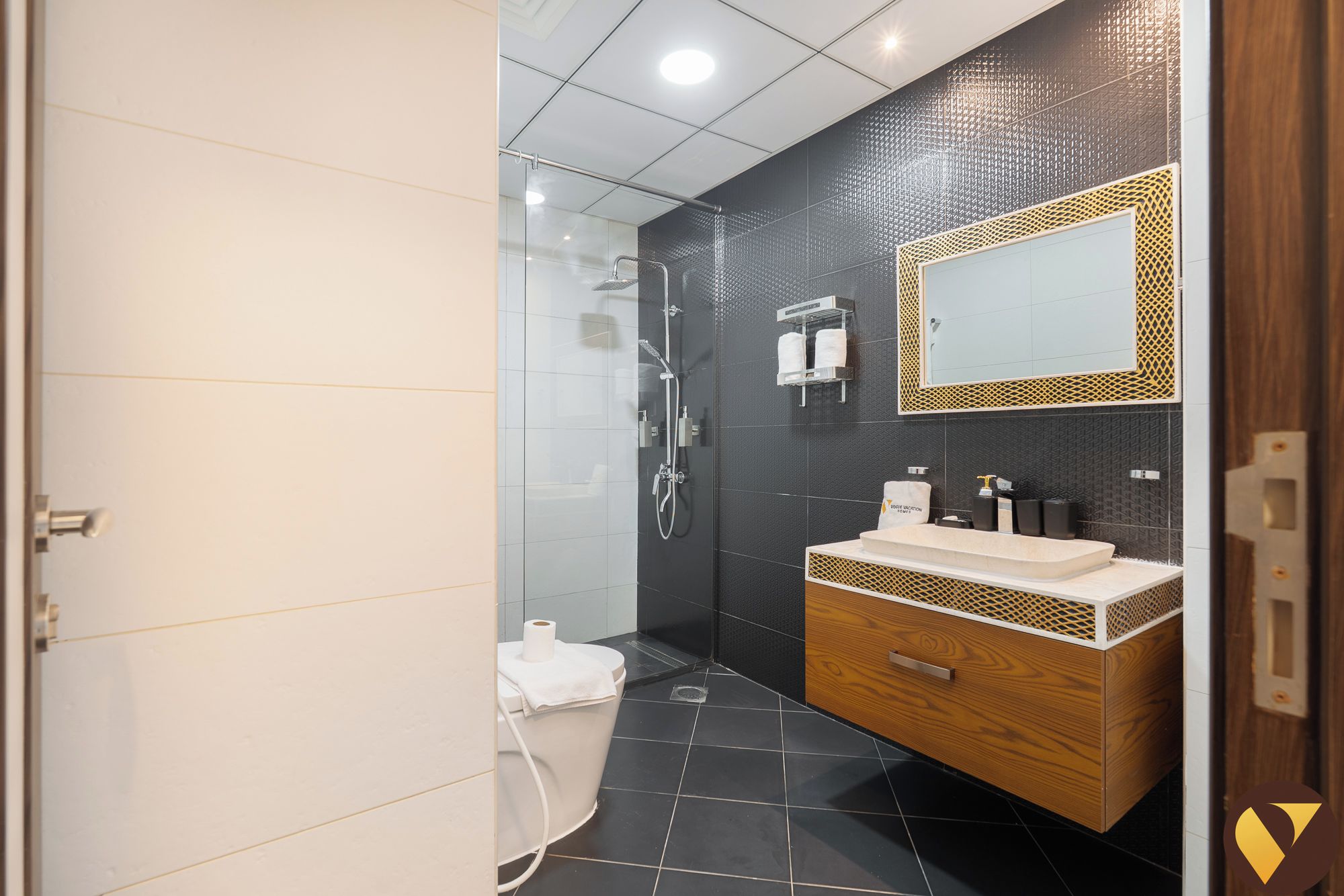 Deluxe Apartment, Balcony, City View | Bathroom