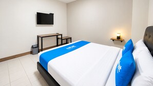 Quarto casal superior | Escrivaninha, Wi-Fi de cortesia