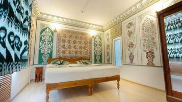 Standard Double or Twin Room | Desk, laptop workspace, WiFi (free)
