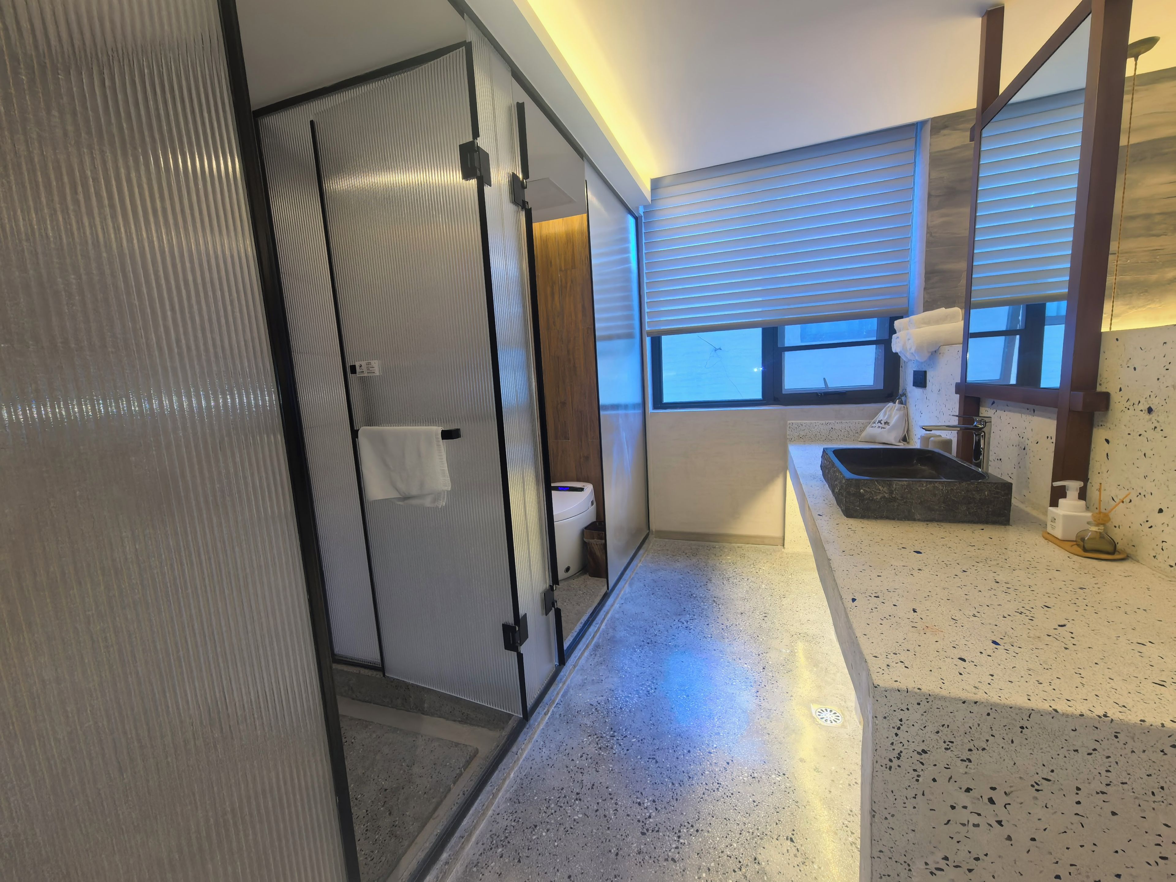 Standard Suite | Bathroom