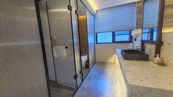 Standard Suite | Bathroom
