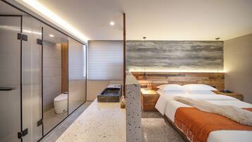 Standard Suite | Iron/ironing board