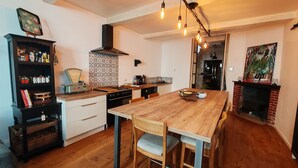 Private kitchen - Vrbo Property (Eymet)