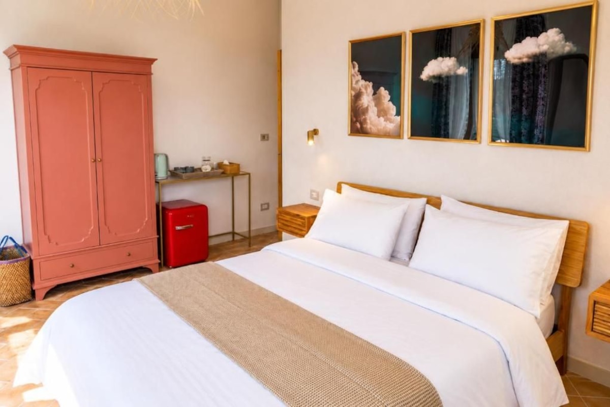Double Room, Hill View (Camera 1) | Wi-fi percuma 