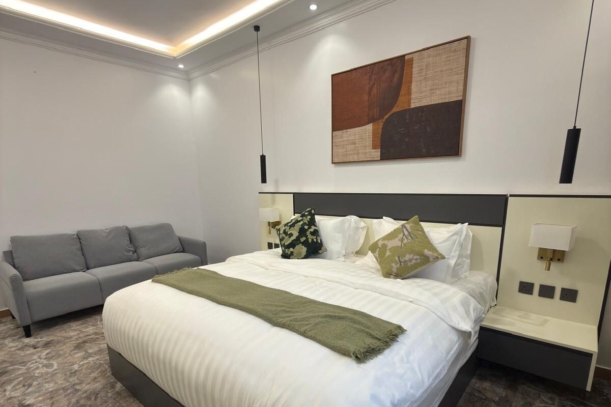 Estúdio luxo, 1 cama King | Roupas de cama premium, cofres nos quartos, Wi-Fi de cortesia