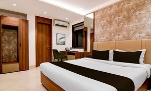 Room - Classic The Lake View Hotel (Durg)
