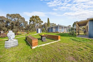 Unclassified image, 5 of 43, button - Spacious 5-bedroom 6 acres country house  with AC & dogs run ( pet friendly) (Stawell)