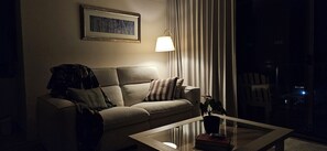 Living area - Sunrise Spectacular (Soldiers Point)