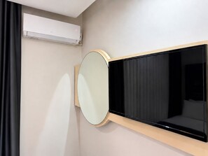 Deluxe Room, City View | Desk, soundproofing, iron/ironing board (on request), WiFi (free) - Kasr'ı Cihan Hotel (Midyat)