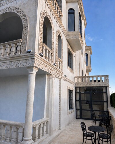 Kasr'ı Cihan Hotel