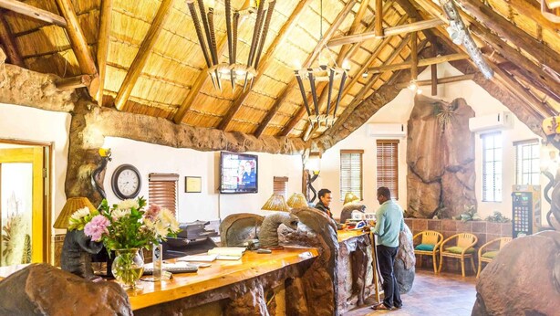 Lobby - Bolivia Lodge (Polokwane)