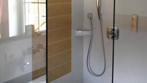 Bathroom - Hotel Kaiserhof Medebach (Medebach)