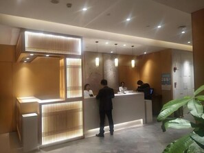 Ảnh chưa phân loại, 3 trong số 28 ảnh, nút