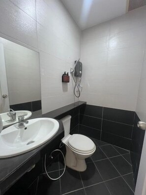 Bathroom - Havona Hotel Plentong - Self Check-in (Johor Bahru)
