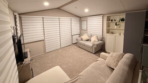 Unclassified image, 3 of 10, button - Cabin Sleeps 6 With Lake Access Parking (Northampton)