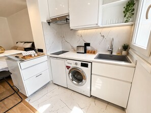 Coffee/tea maker, fridge, microwave, dishwasher - Le Loft 56 (Boulogne-Billancourt)