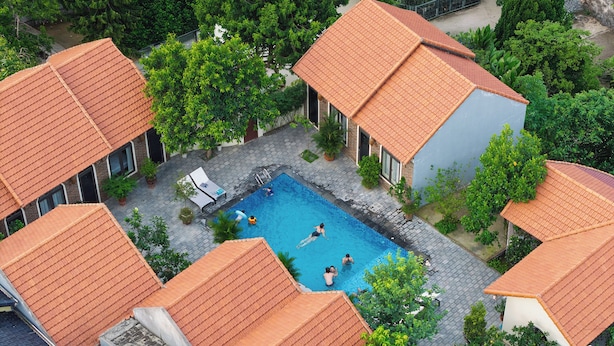 Ảnh chưa phân loại, 1 trong số 17 ảnh, nút