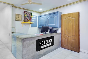 Ảnh chưa phân loại, 3 trong số 28 ảnh, nút