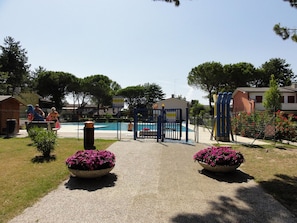 Garden - Peaceful Village With Pool (San Michele al Tagliamento)