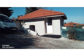 Unclassified image, 5 of 13, button - Vrbo Property (Le Puy-en-Velay)