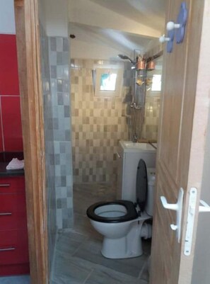 Bathroom - Vrbo Property (Le Puy-en-Velay)
