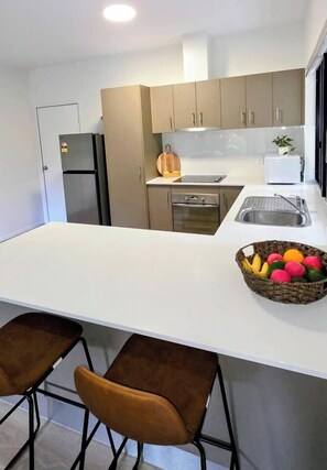 Private kitchen - Lush Getaway, Smithfield (Smithfield)