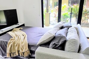 Room - Lush Getaway, Smithfield (Smithfield)